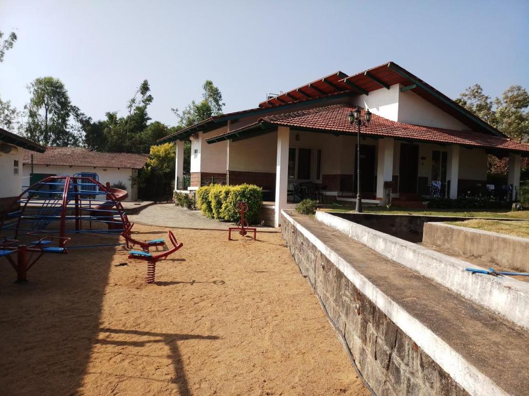 Eka Resort Hassan Exterior foto