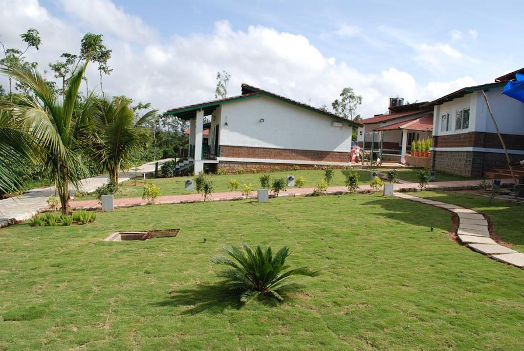 Eka Resort Hassan Exterior foto