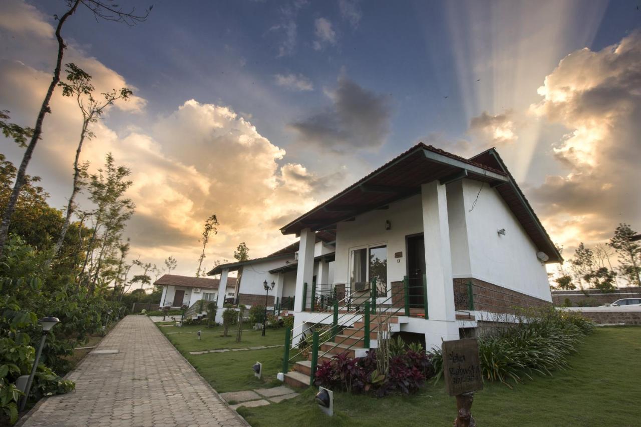 Eka Resort Hassan Exterior foto